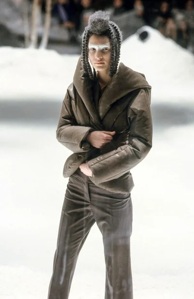 Look 16